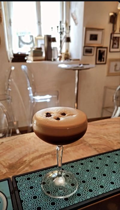 Cocktail Bar Mobil pentru Evenimente Private – Experiență Premium