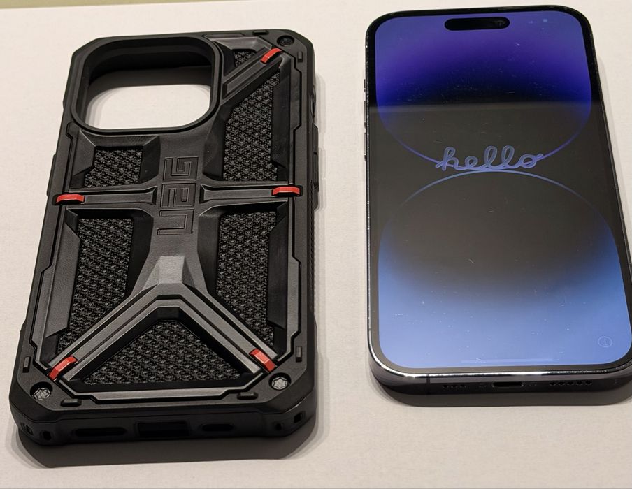 Husa UAG Monarch compatibila cu iPhone 14