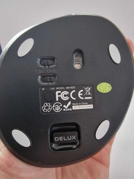 Mouse ergonomic wireless DELUX pentru stângaci