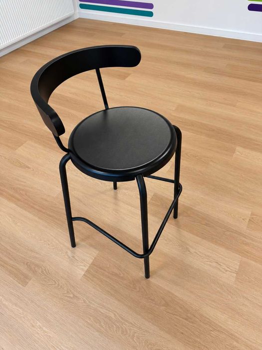 Set mobilier IKEA – 2 fotolii extensibile, masa bar, scaune si lampadare