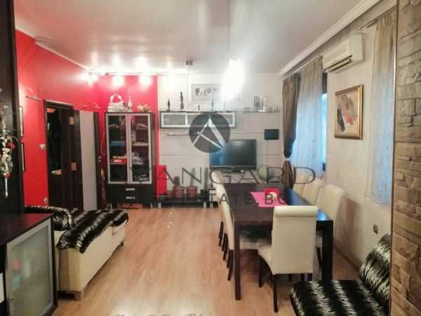 Продава се Етаж от къща в Пловдив, Център - 318 кв.м за 1011 €/кв.м - Снимка #1