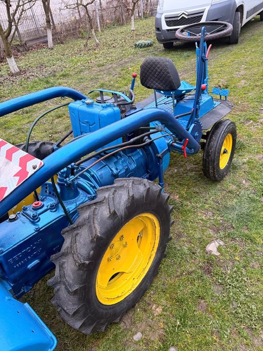 Vând Motocultor Lombardini