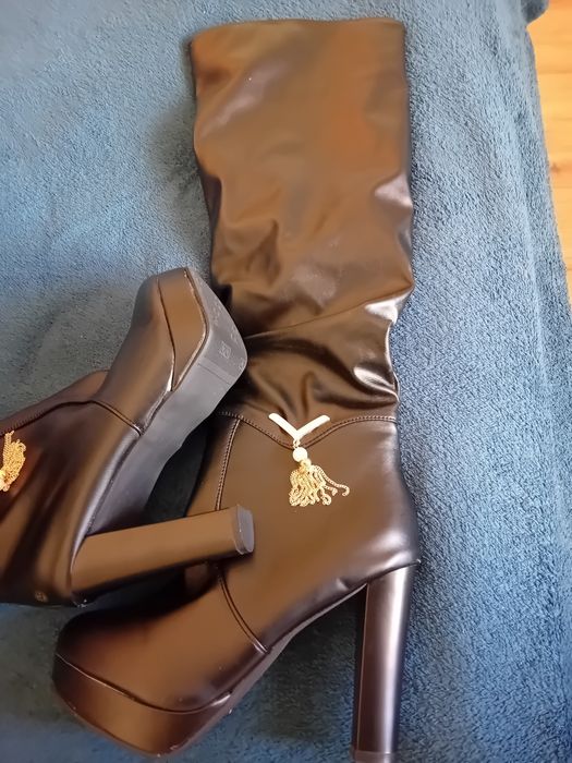 Чисто нови ботуши