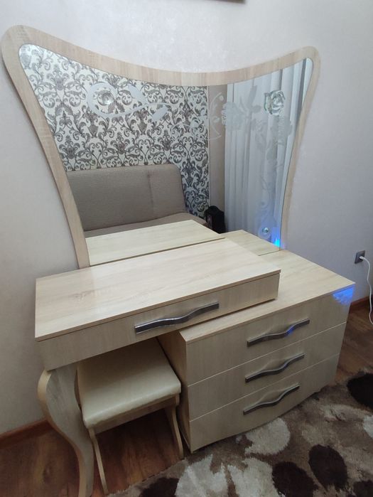 Туалетный столик