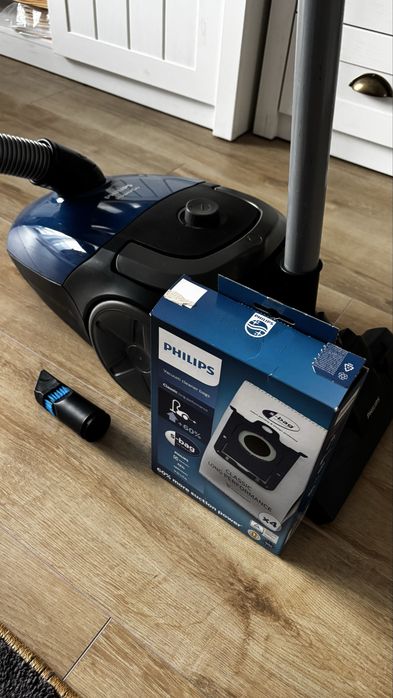 Aspirator Philips, stare foarte buna, 2 saci bonus