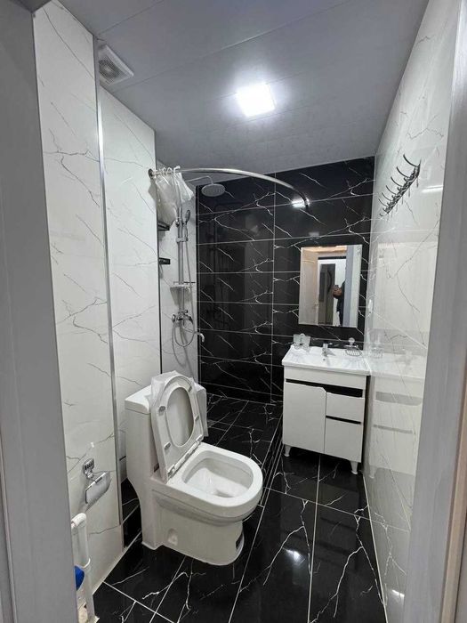 2 хонали, Квартира 9 қаватли бинонинг 5чи қаватида жойлашган булиб