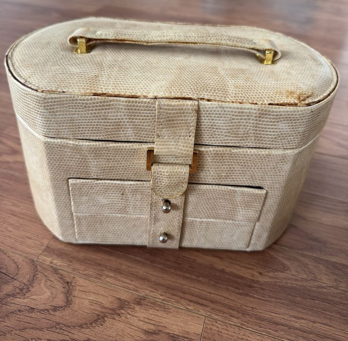 Шкатулка для украшений