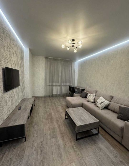 Сдаётся 1 ком. В районе Абая-Валиханова.