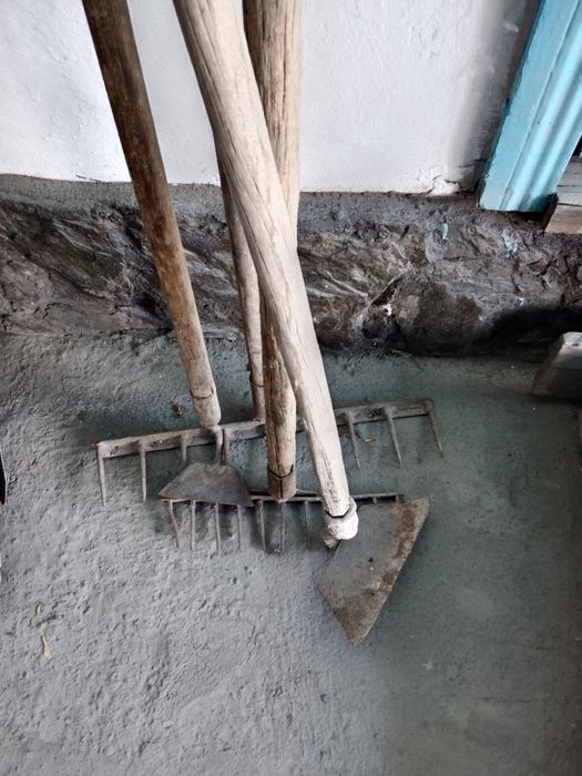 Продам вилы,грабли,лопаты СССР