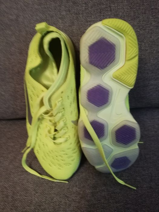 Обувки. Спортни юношески.