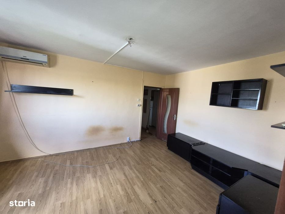 Apartament cu 2 camere nedecomandat zona Mircea cel Bătrân  fără risc