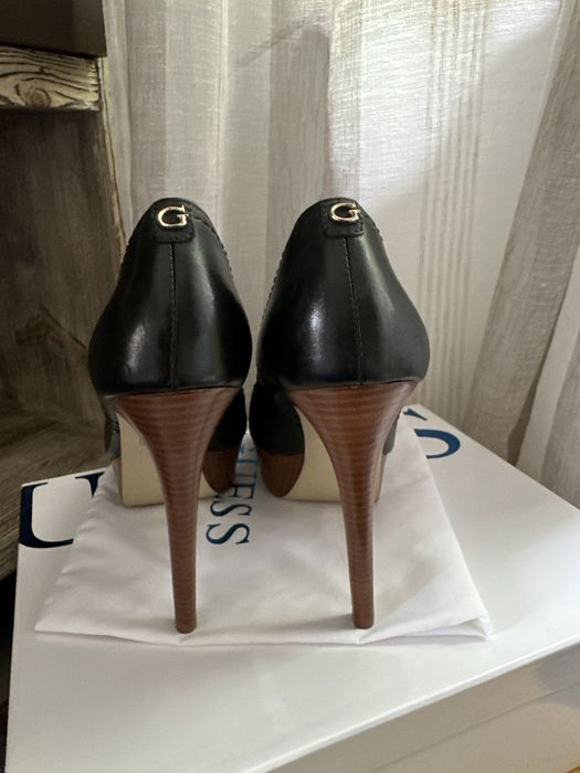 Обувки Guess 36 номер