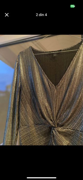 Rochie auriu cu negru