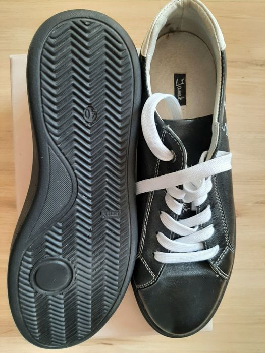 Страхотни обувки от естествена кожа