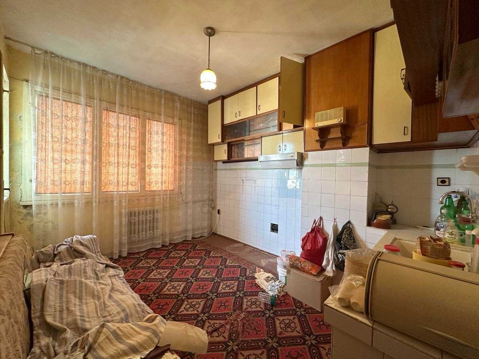 Продава се Тристаен апартамент в Велико Търново, Център - 90 кв.м за 1112 €/кв.м - Снимка #2