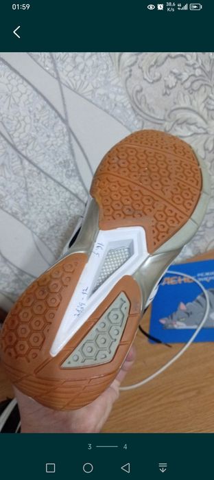 Кроссовки asics волейболтные