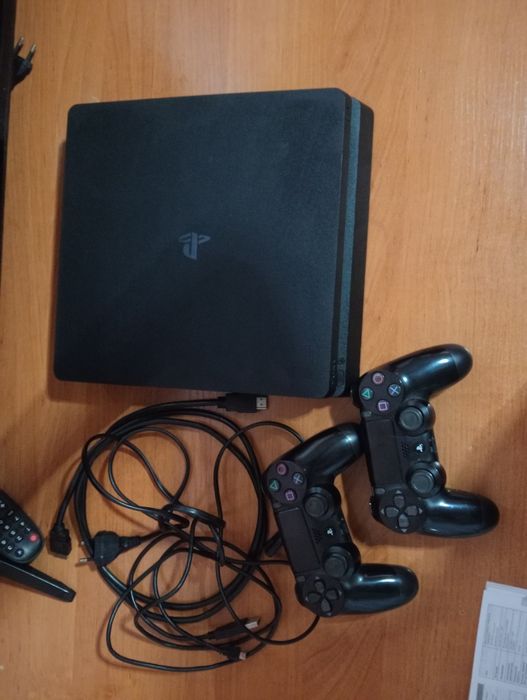 Sony PlayStation 4 slim