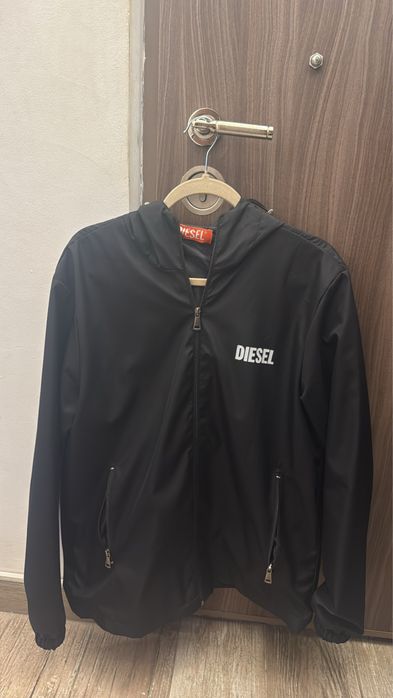 Geaca de vant Diesel