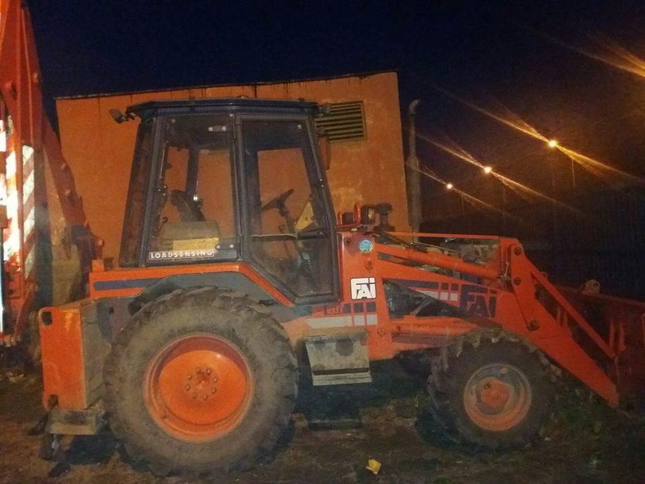 Inchiriez buldo excavator