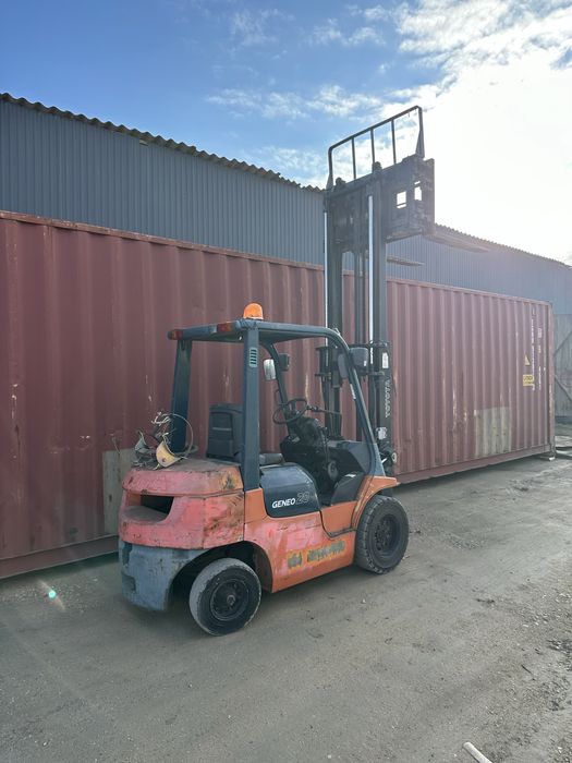 Погрузчик вилочный Toyota