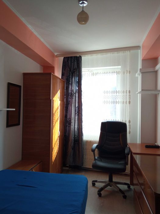 Închiriez apartament