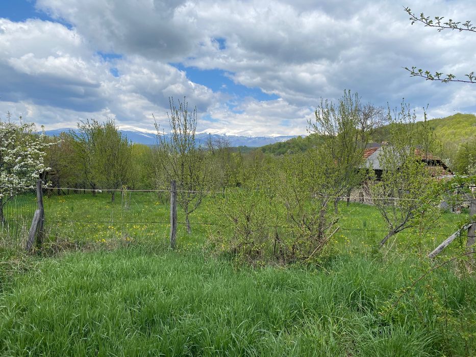 Teren intravilan 986 mp în Mărcuși – Câmpulung Muscel | vedere superbă spre munți | ideal casă de vacanță / retreat