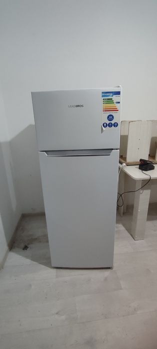 Холодильник белый