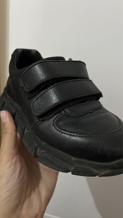 Кроссовки кожаные 27р