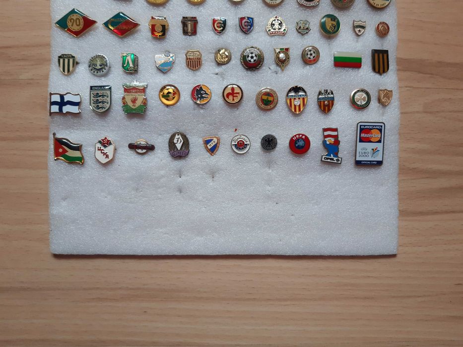 Колекционерски футболни значки