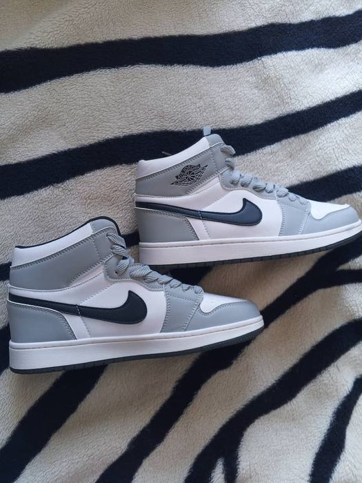 Продаются новые кроссовки