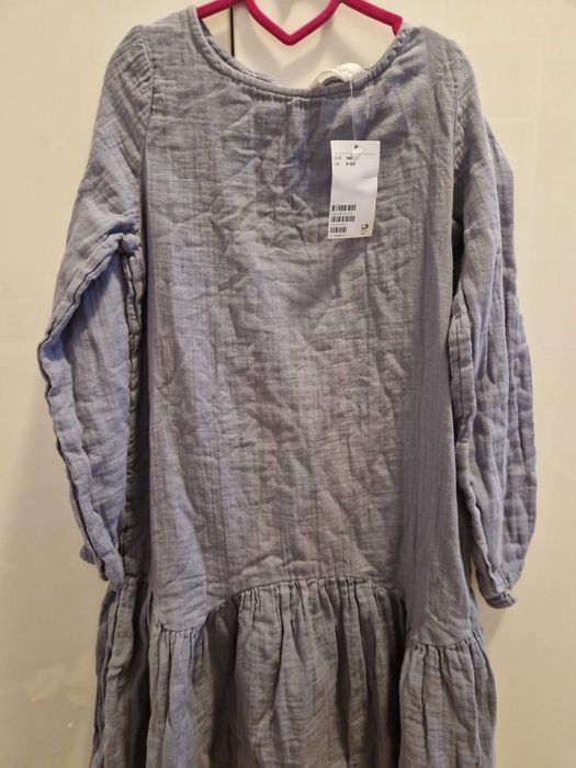 Vand lot hainute noi cu eticheta