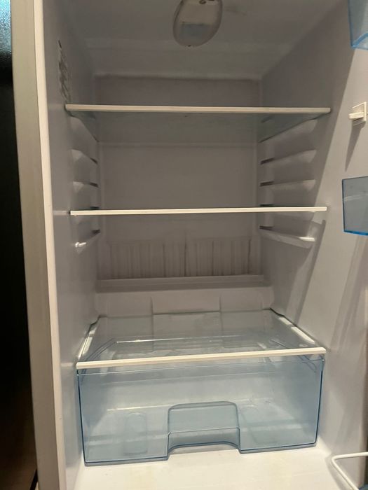 Холодильник сатылады