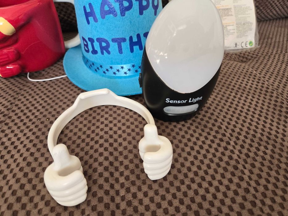 Лот играчки, раница, шапка, чаша на Малвел всичко 10 лв.