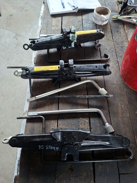 Cric cheie roti toyota,ford nissan l rover suzuki