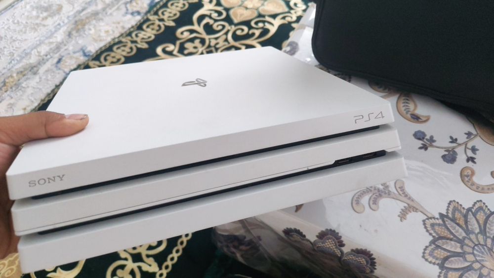 Ps4 pro 1tb yangi