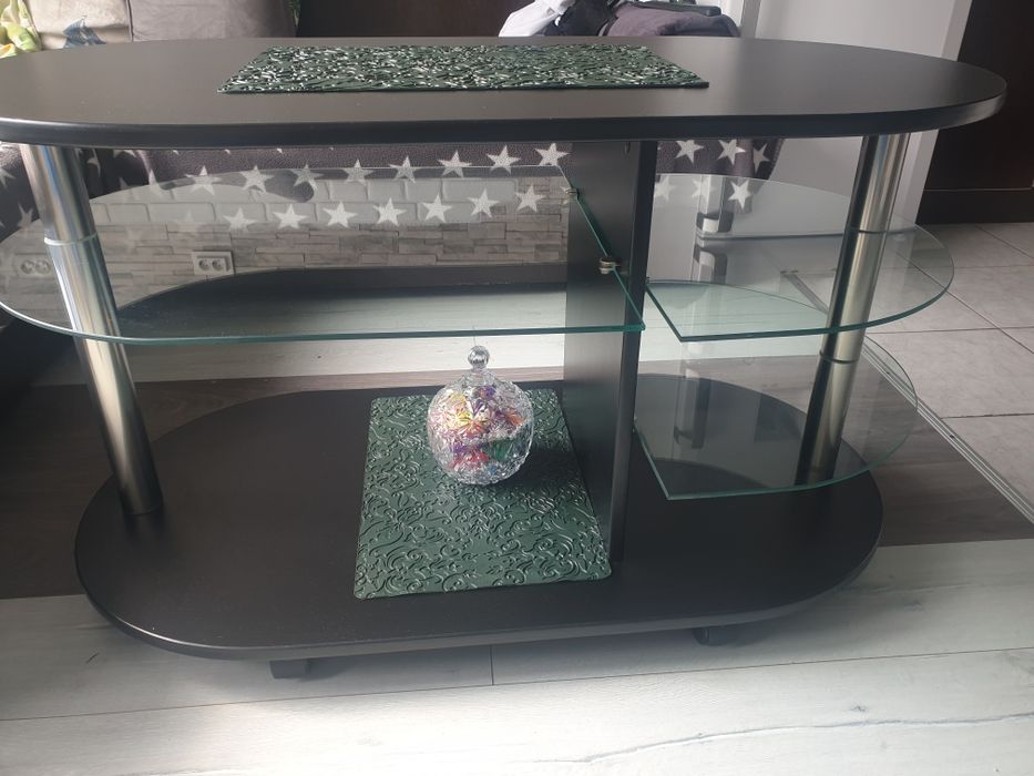 Маса за хол  или помощна маса