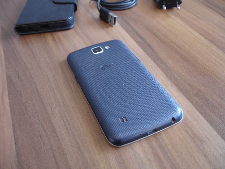 LG K4 (версия K120E) – компактен смартфон, телефон