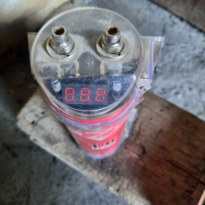 Продам усилитель с накопители