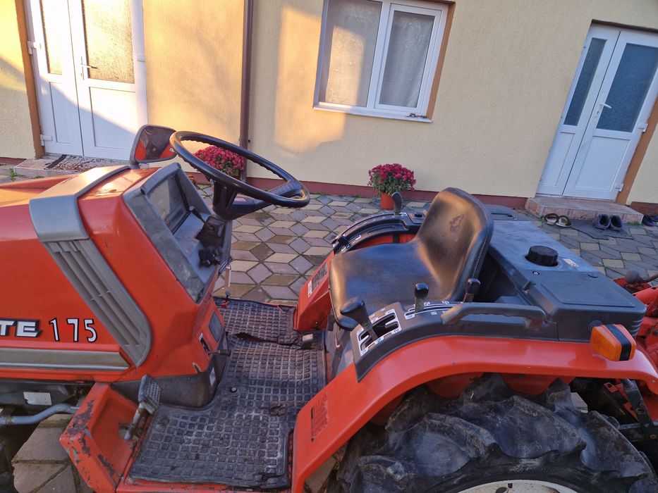 Tractor Kubota Aste