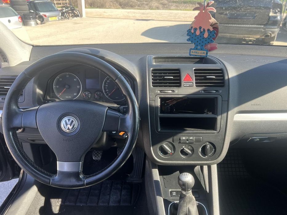 VW Golf 5  105ks код на мотора BLS 2008г.