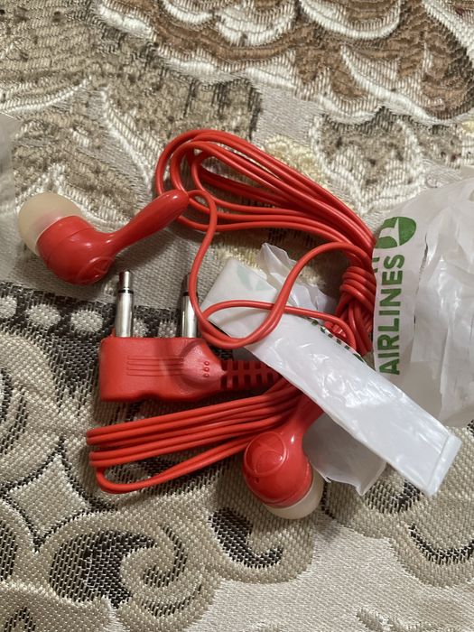 Наушники для мобильных телефонов , цена договорная