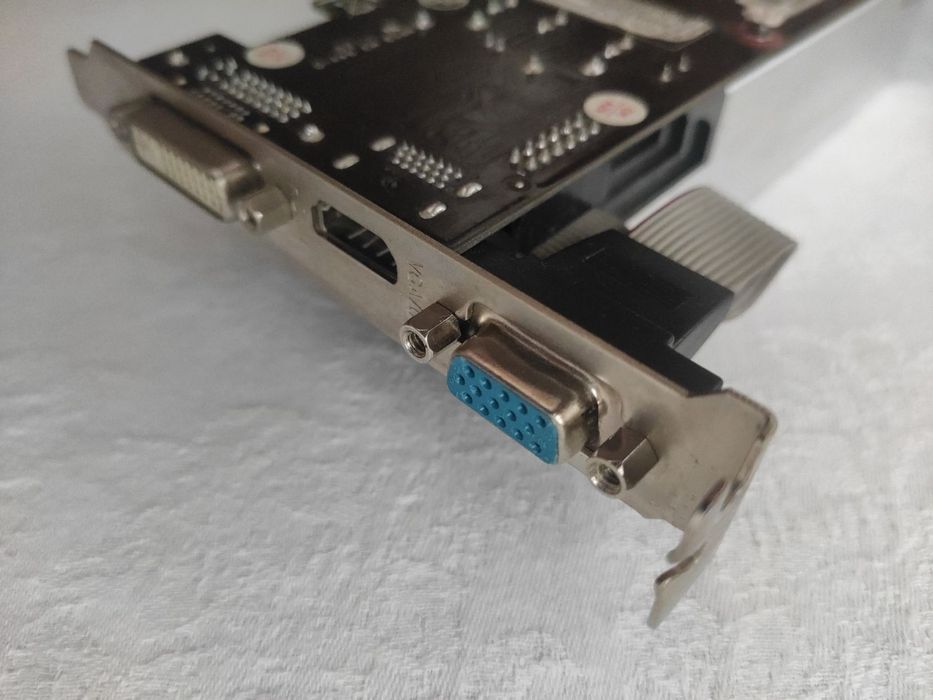 Видео карта GeForce GT520 1GB ddr3