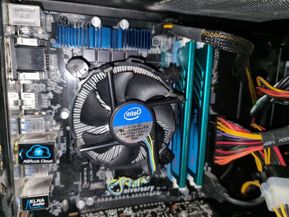 Работещ настолен компютър - Топ цена ! Без забележки!