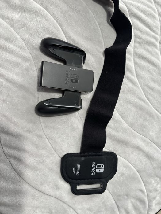 Nintendo swich конзола с 6 игри и карта памет