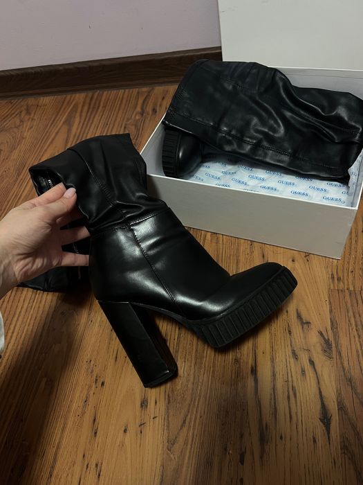 Високи чизми Guess