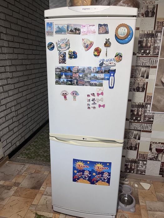 Холодильник LG белый