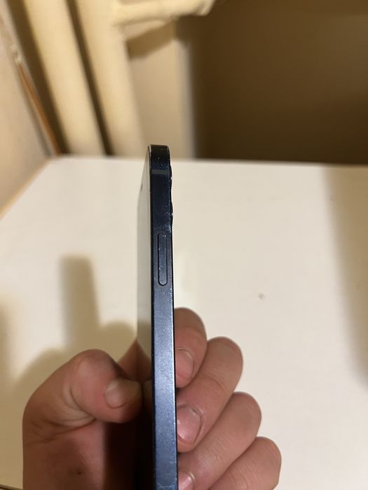 iphone 12   functional cu spate spart