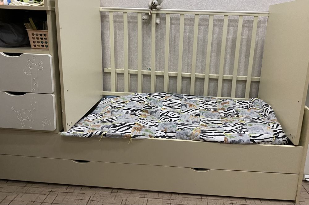 Продам детскую кроватку