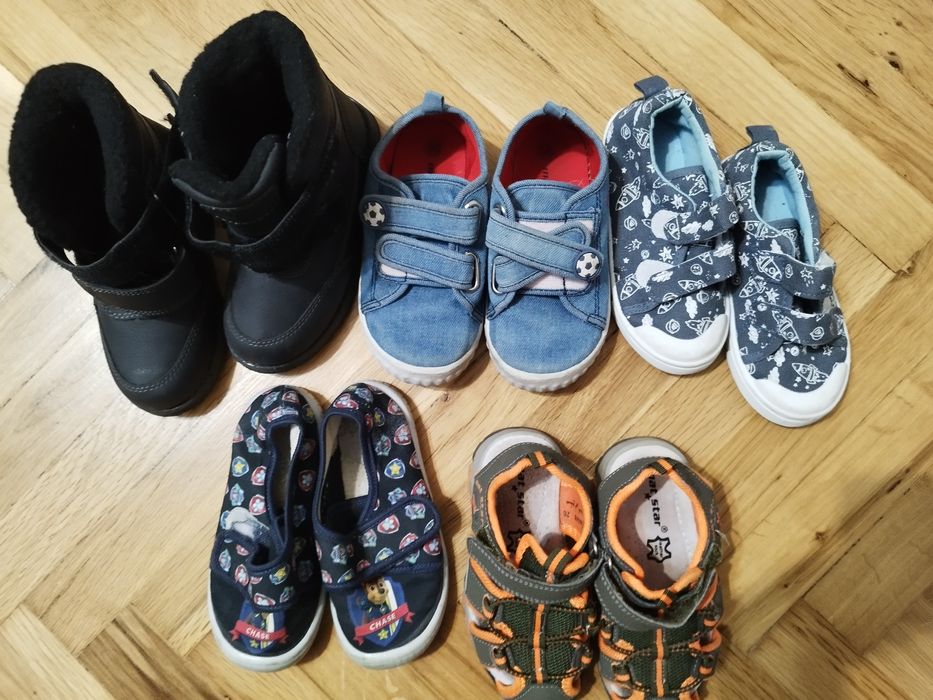 Подарявам 26 номер обувки за деца