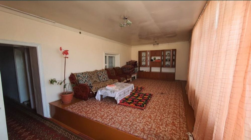 Тезда ховли уй сотилади